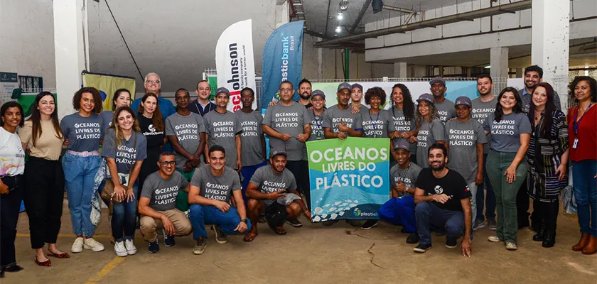 Plastic Bank Brazil team and collection members at the launch of Rocinha Recicla in June 2022.