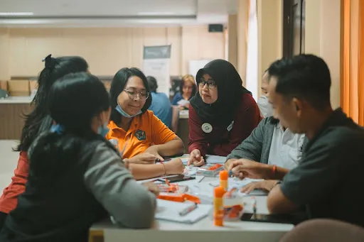 Community Highlight, Training Program
