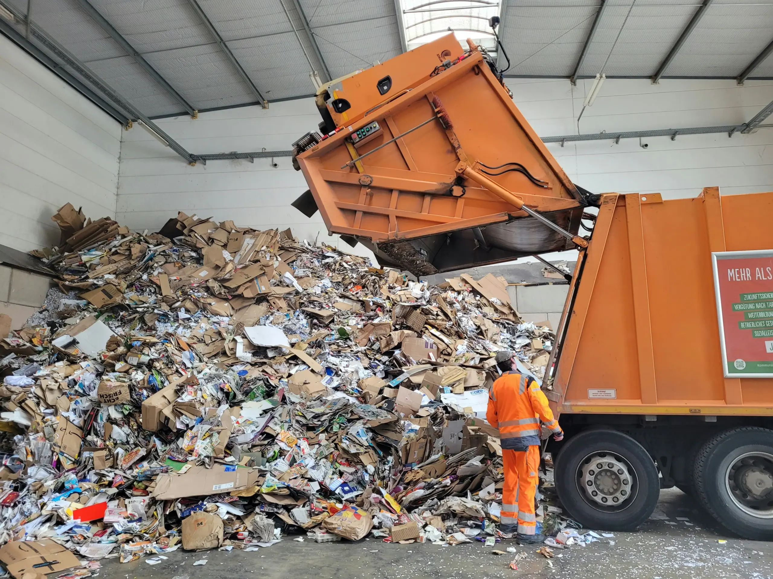How plastic pollution threatens our planet and economy featured image